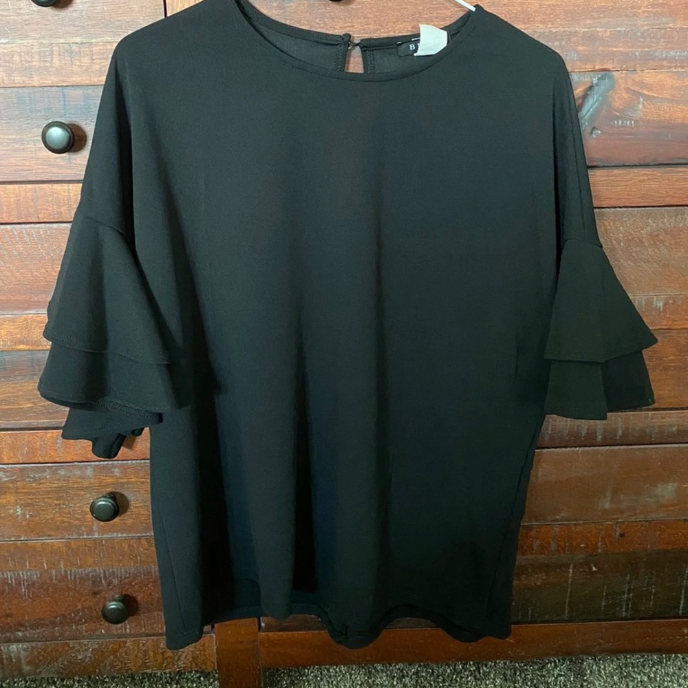 BLVD Black roundneck ruffle sleeve top
